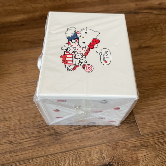 HELLO KITTY-NWT White Small Jewelry Dresser - Picture 7 of 11